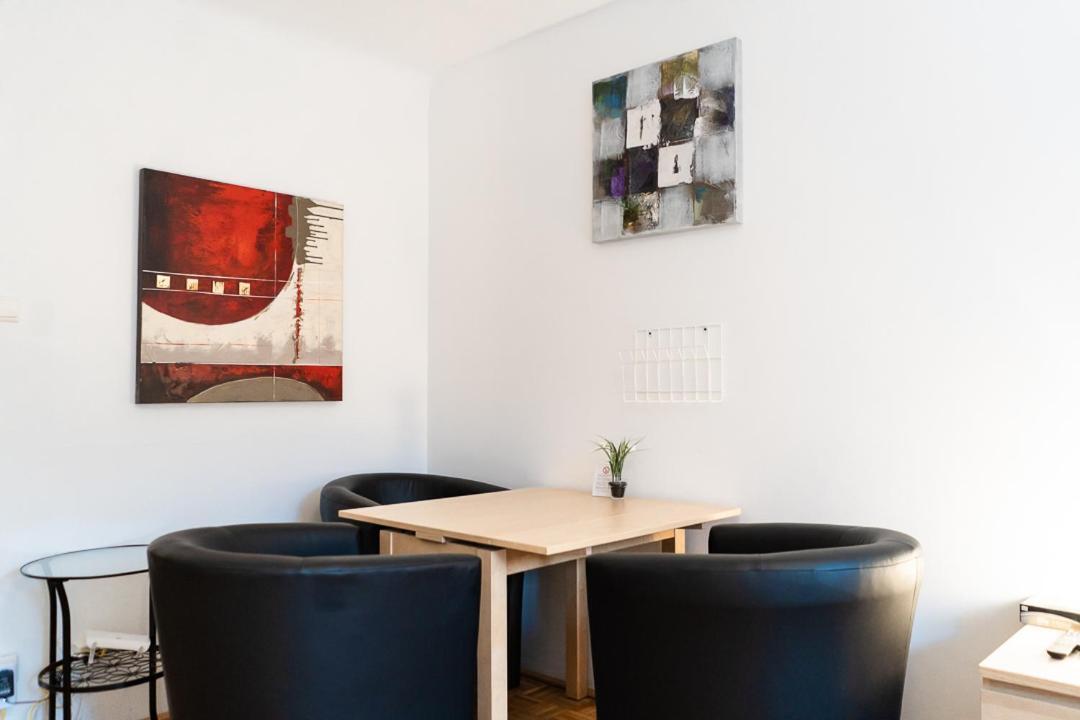 Central Living - Stephansdom Apartments Vienna Bilik gambar